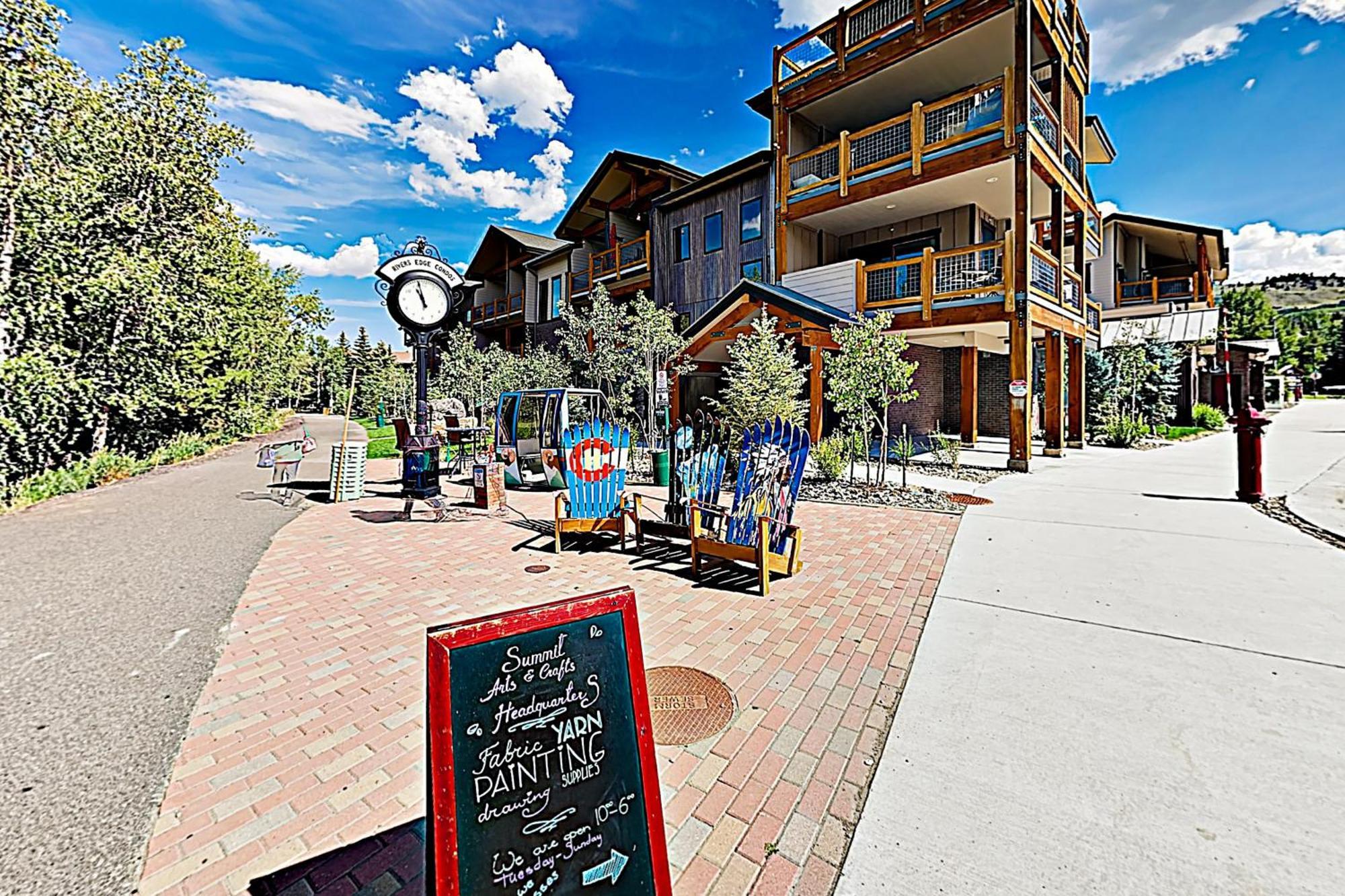 Riverfront Retreat & River'S Edge Townhome Silverthorne Room photo